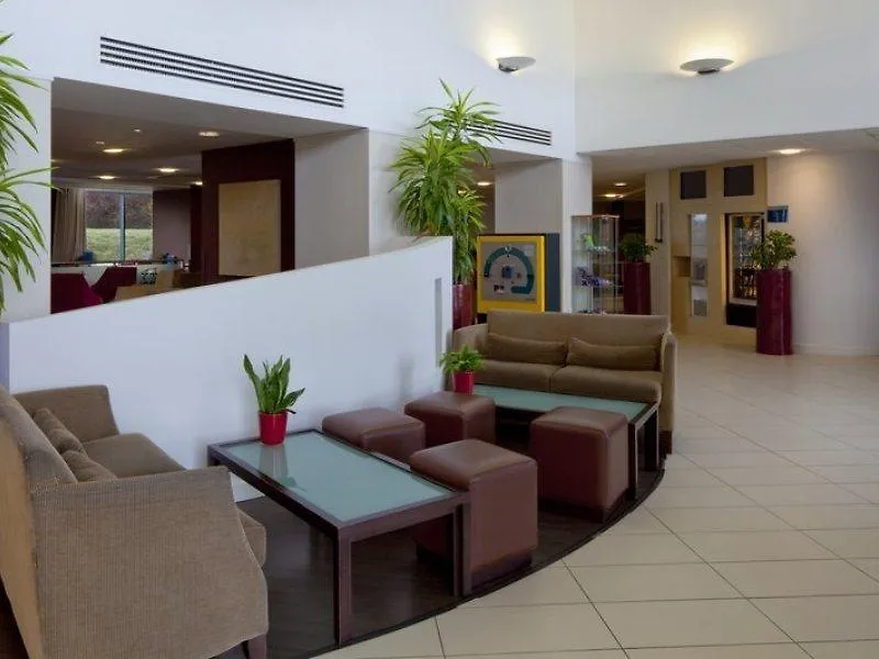 Holiday Inn Express London Stansted Airport, An Ihg Hotel Станстед Маунтфитчет 3*,