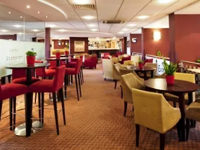 ***  Holiday Inn Express London Stansted Airport, An Ihg Hotel Станстед Маунтфитчет Великобритания