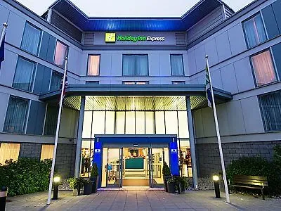 Holiday Inn Express London Stansted Airport, An Ihg Hotel Станстед Маунтфитчет 3*,