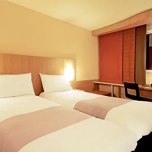 Ibis London Luton Airport Лутон