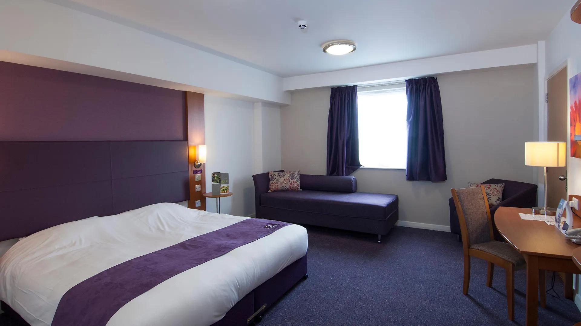 Hotel Holiday Inn Express London Stansted Airport By Ihg Stansted Mountfitchet