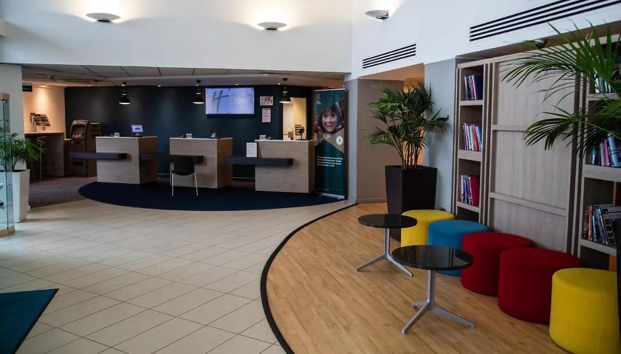 *** Hotel Holiday Inn Express London Stansted Airport By Ihg Stansted Mountfitchet United Kingdom