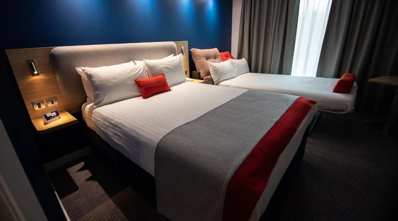 Holiday Inn Express London Stansted Airport By Ihg Stansted Mountfitchet