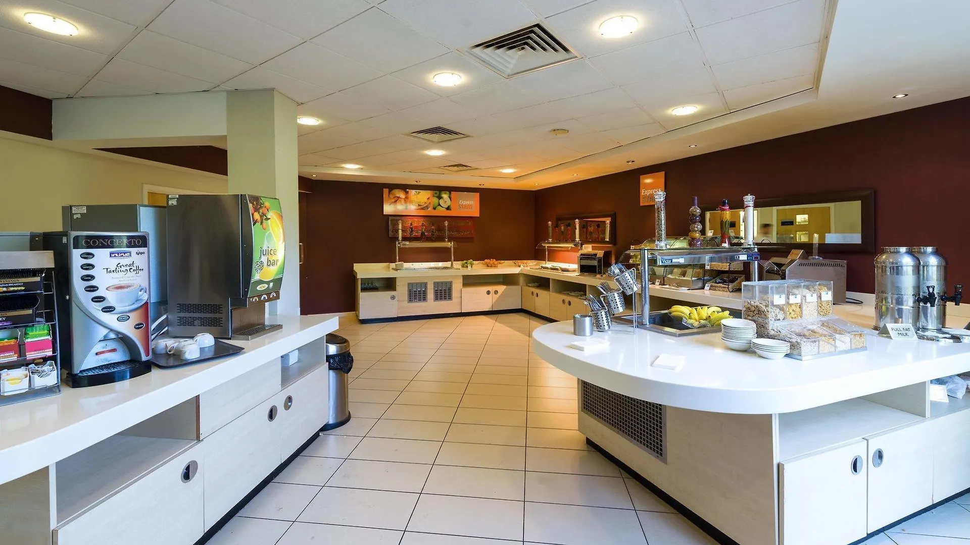 Holiday Inn Express London Stansted Airport By Ihg Stansted Mountfitchet Hotel
