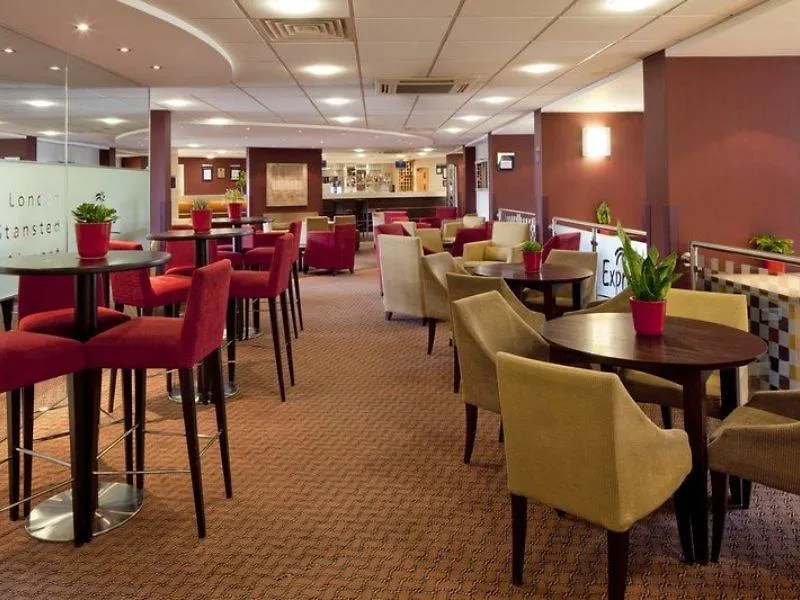 Hotel Holiday Inn Express London Stansted Airport By Ihg Stansted Mountfitchet