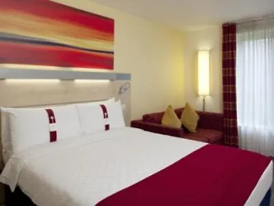 Holiday Inn Express London Stansted Airport By Ihg Stansted Mountfitchet Hotel