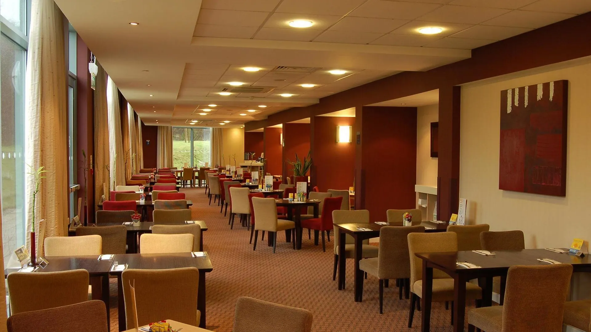 סטאנסטד מאונטפיצ'ט Holiday Inn Express London Stansted Airport By Ihg סטאנסטד מאונטפיצ'ט