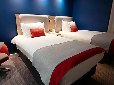 סטאנסטד מאונטפיצ'ט Holiday Inn Express London Stansted Airport By Ihg סטאנסטד מאונטפיצ'ט