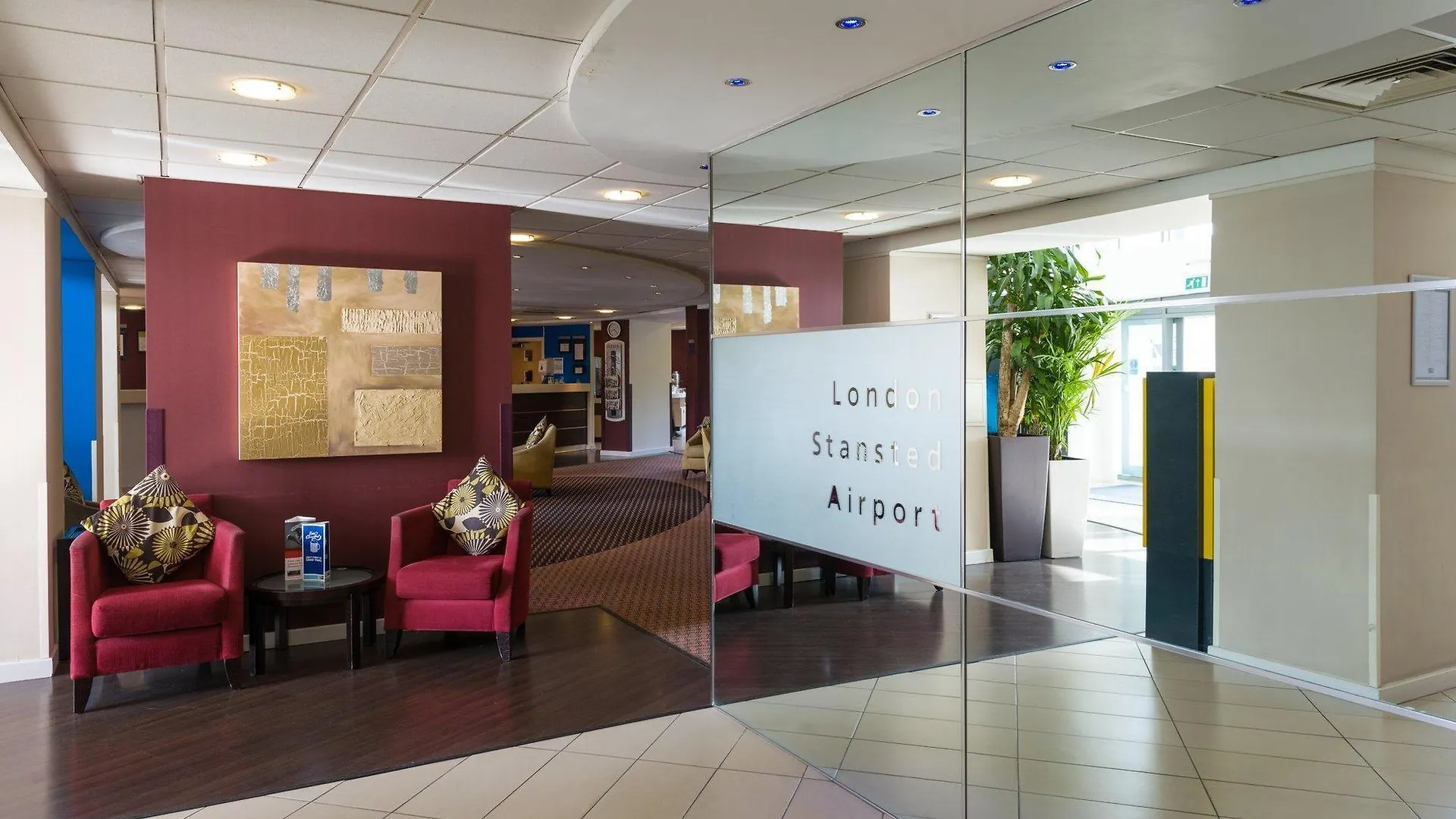 Holiday Inn Express London Stansted Airport By Ihg Stansted Mountfitchet