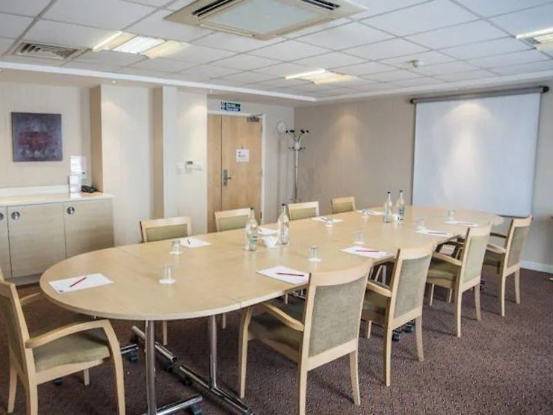 Holiday Inn Express London Stansted Airport By Ihg Stansted Mountfitchet 3*,