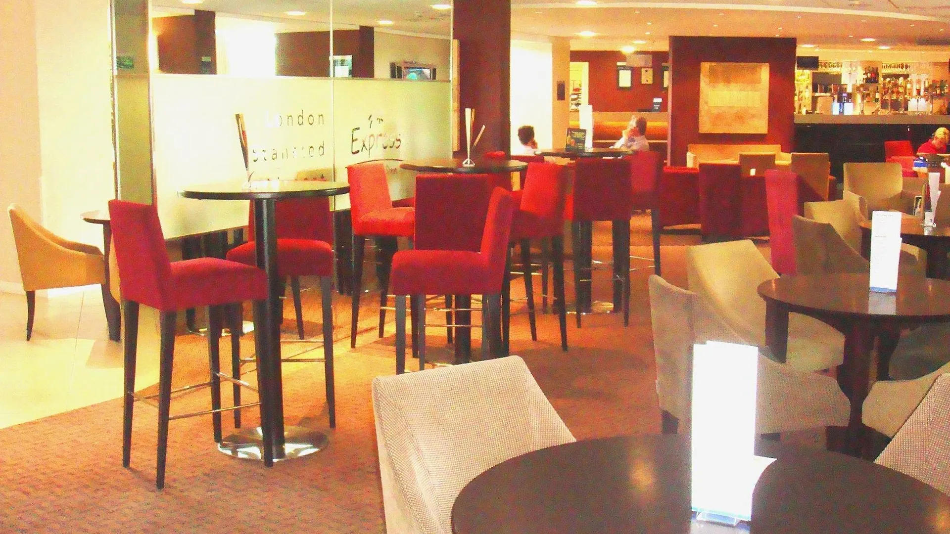 Holiday Inn Express London Stansted Airport By Ihg Stansted Mountfitchet